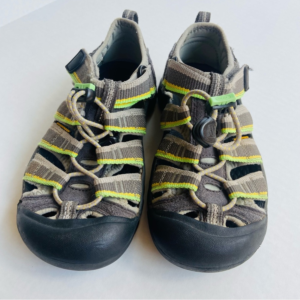KEEN Boys NEWPORT H2 SANDALS Grey Green SZ 1